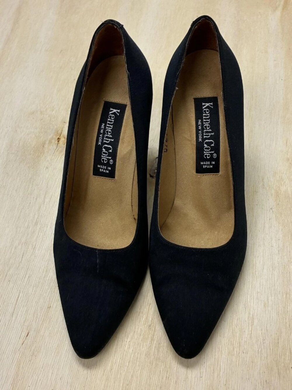 Kenneth Cole All Leather Suede Black Spool Heel Pumps sz 8